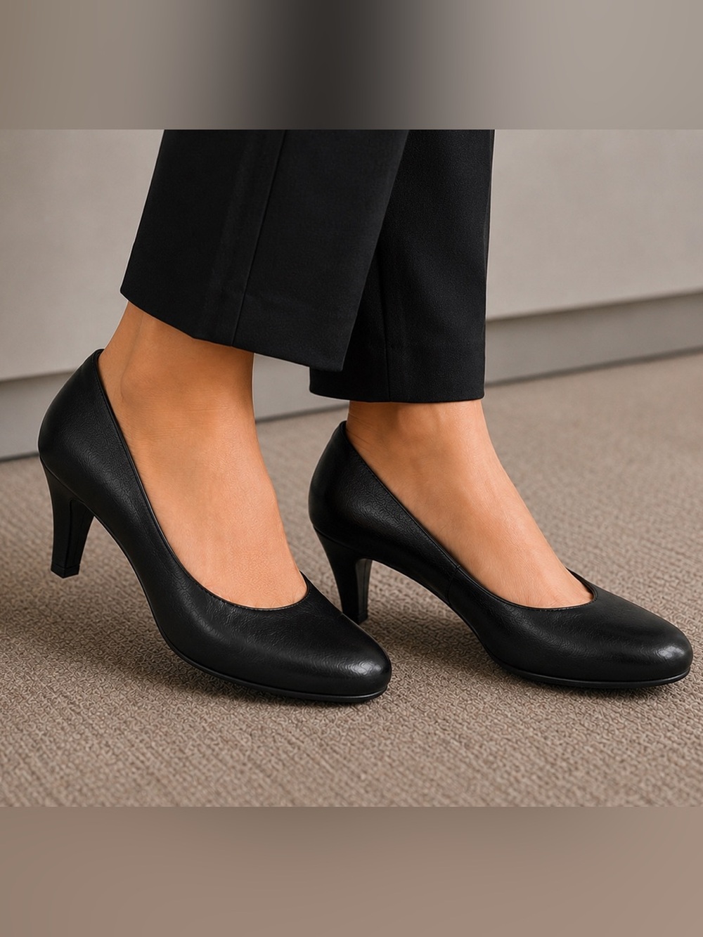 Clarks Collection Soft Cushion Black Classic Pumps – Women’s Size 8.5